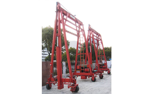 移动式集装箱液压吊车