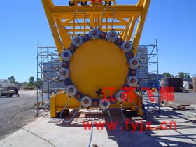 螺栓拉伸器同步螺栓紧固现场图