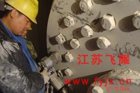 水泥厂磨辊(液压扳手)紧固使用图